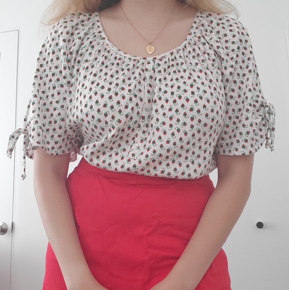 Vintage Tops - 1970s Strawberry Blouse